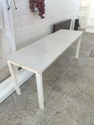 Mesa exterior metal y plástico