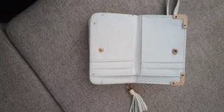 Bolso de mano Chanel blanco y dorado