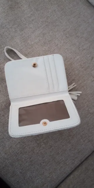 Bolso de mano Chanel blanco y dorado