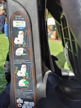 Silla de coche be cool, reclinable. negra y roja