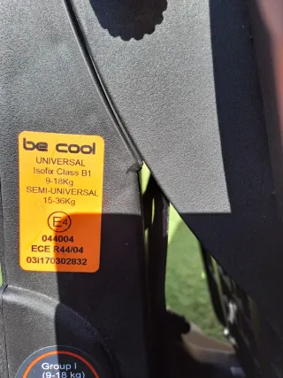 Silla de coche be cool, reclinable. negra y roja