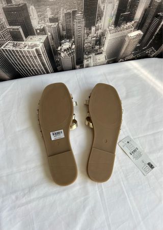 Sandalias doradas mujer