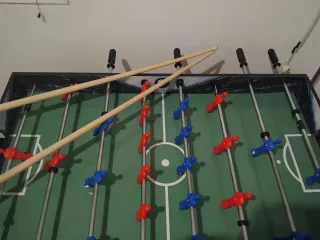 Futbolín y mesa de billar