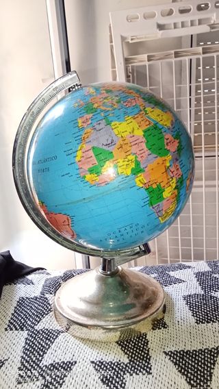 Globo terráqueo decorativo