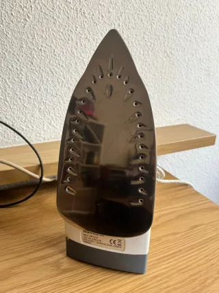 Plancha de ropa Taurus Artica + Tabla de planchar