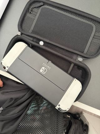 Nintendo Switch OLED Blanca + 2 Juegos