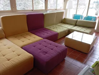 Sofá modular tela morado y amarillo