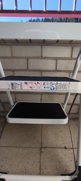 Escalera plegable 2 peldaños.