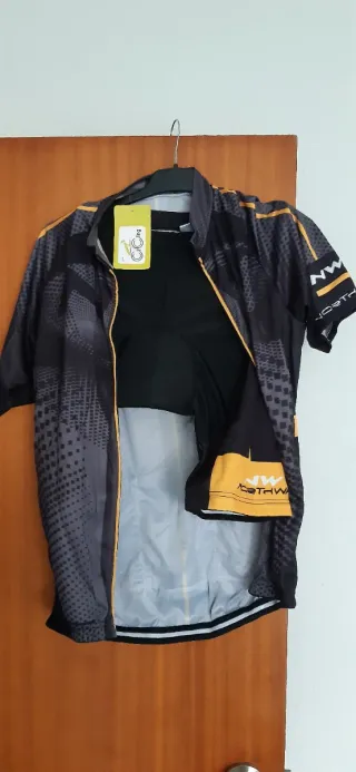 Ropa Ciclismo Northwave Negra y Amarilla