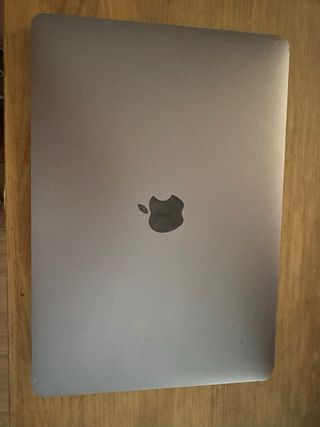 MacBook Pro 2020 M1 Plata. Con touch bar