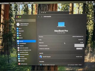 MacBook Pro 2020 M1 Plata. Con touch bar