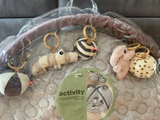 Gimnasio de Actividades Done by Deer