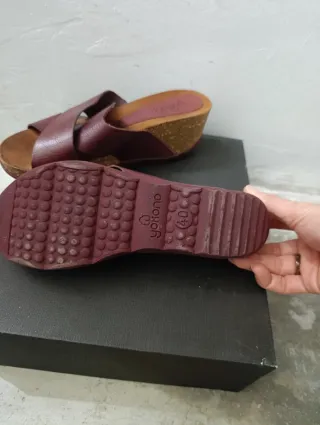 Sandalias de mujer moradas Piel Marca Yokono