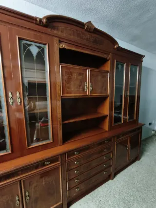 Regalo mueble salón antiguo madera y cristal