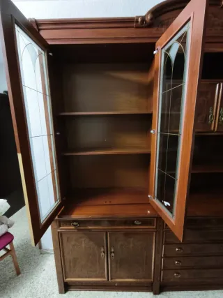Regalo mueble salón antiguo madera y cristal