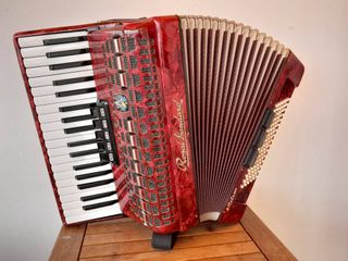 Accordione Royal Standard 80 bassi