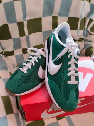 Zapatillas Nike Verdes y Blancas