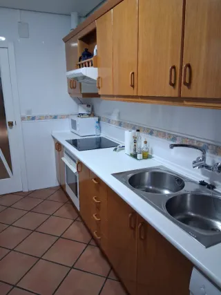 Muebles de cocina con horno y campana