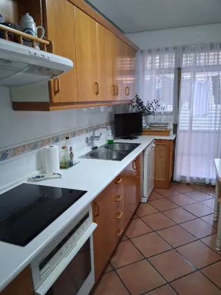 Muebles de cocina con horno y campana