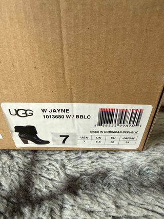 Botas UGG Negras con Borrego