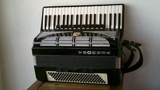 Accordeon Vermona 120 bassi 4 voci