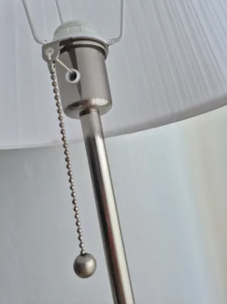 Lámpara de pie IKEA plateada
