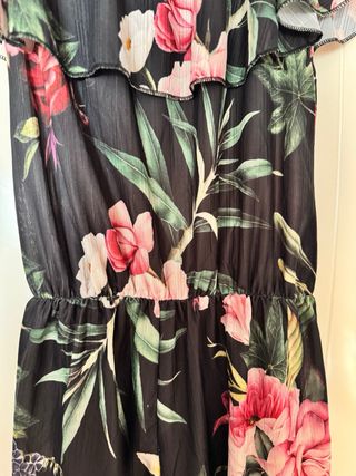 Vestido floral negro talla M