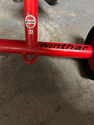 Triciclo infantil rojo