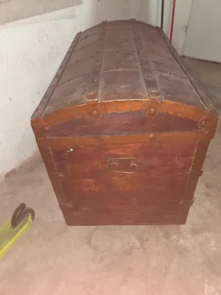 Arcón antiguo de madera