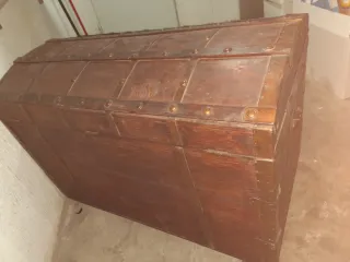 Arcón antiguo de madera