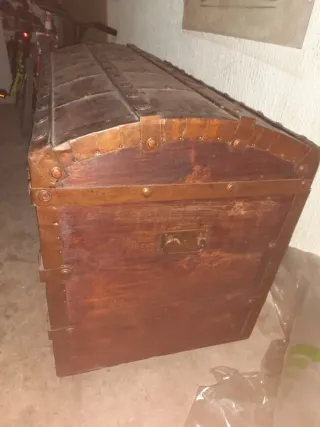 Arcón antiguo de madera