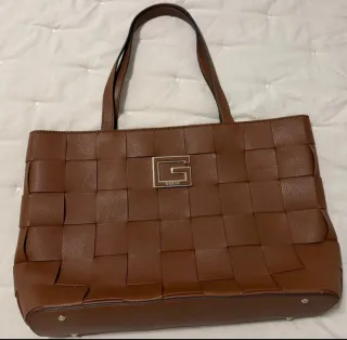 Bolso Guess Marrón Tejido