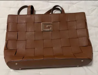 Bolso Guess Marrón Tejido