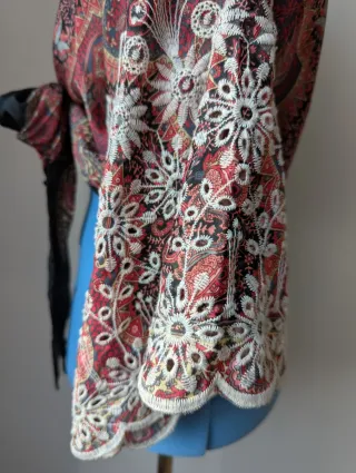 Kimono estampado y bordado talla única