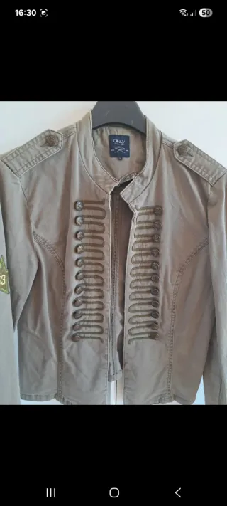 Chaqueta militar ONLY verde oliva