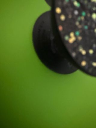 Funda verde con PopSocket iphone 14 pro max