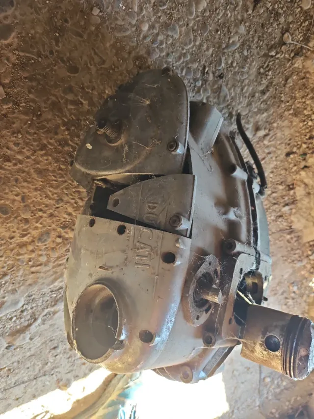 Motor Ducati para restaurar