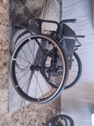 Silla de ruedas deportiva Panthera ultraligera.