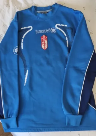 Ropa entrenamiento Granada CF utillería