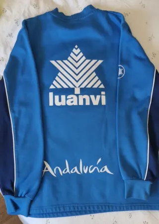 Ropa entrenamiento Granada CF utillería