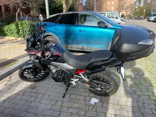 Honda CB500X Negra y Roja