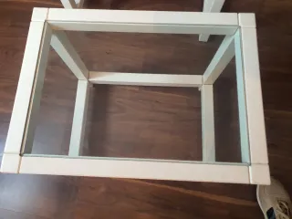 Mesas auxiliares de madera y vidrio