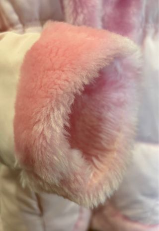 Abrigo rosa niña con pelo