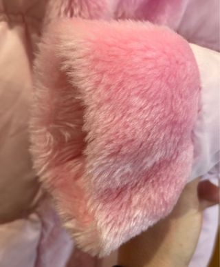 Abrigo rosa niña con pelo