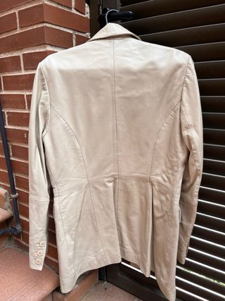 Chaqueta de piel beige