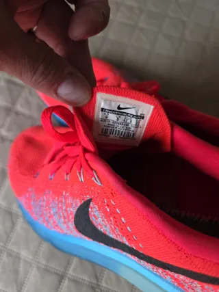 Scarpe da running Nike rosse e blu