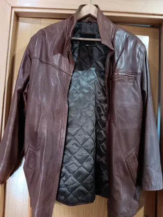 Chaqueta de piel elegante caballero
