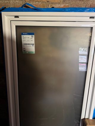 Ventana aluminio abatible 77.5x153.5 blanca