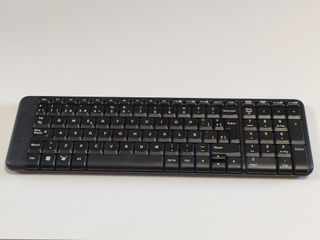Teclado Logitech K220 Inalámbrico + Receptor USB