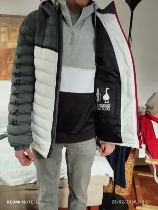 Plumífero Koröshi T L gris y blanco